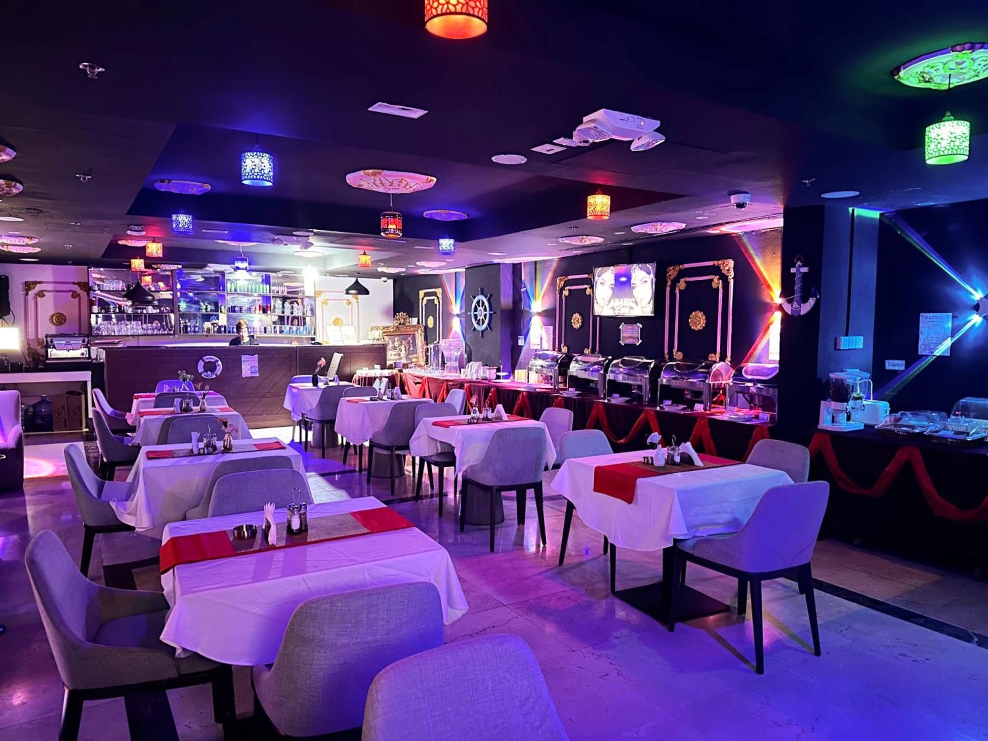 The Victory Hotel Доха Екстериор снимка